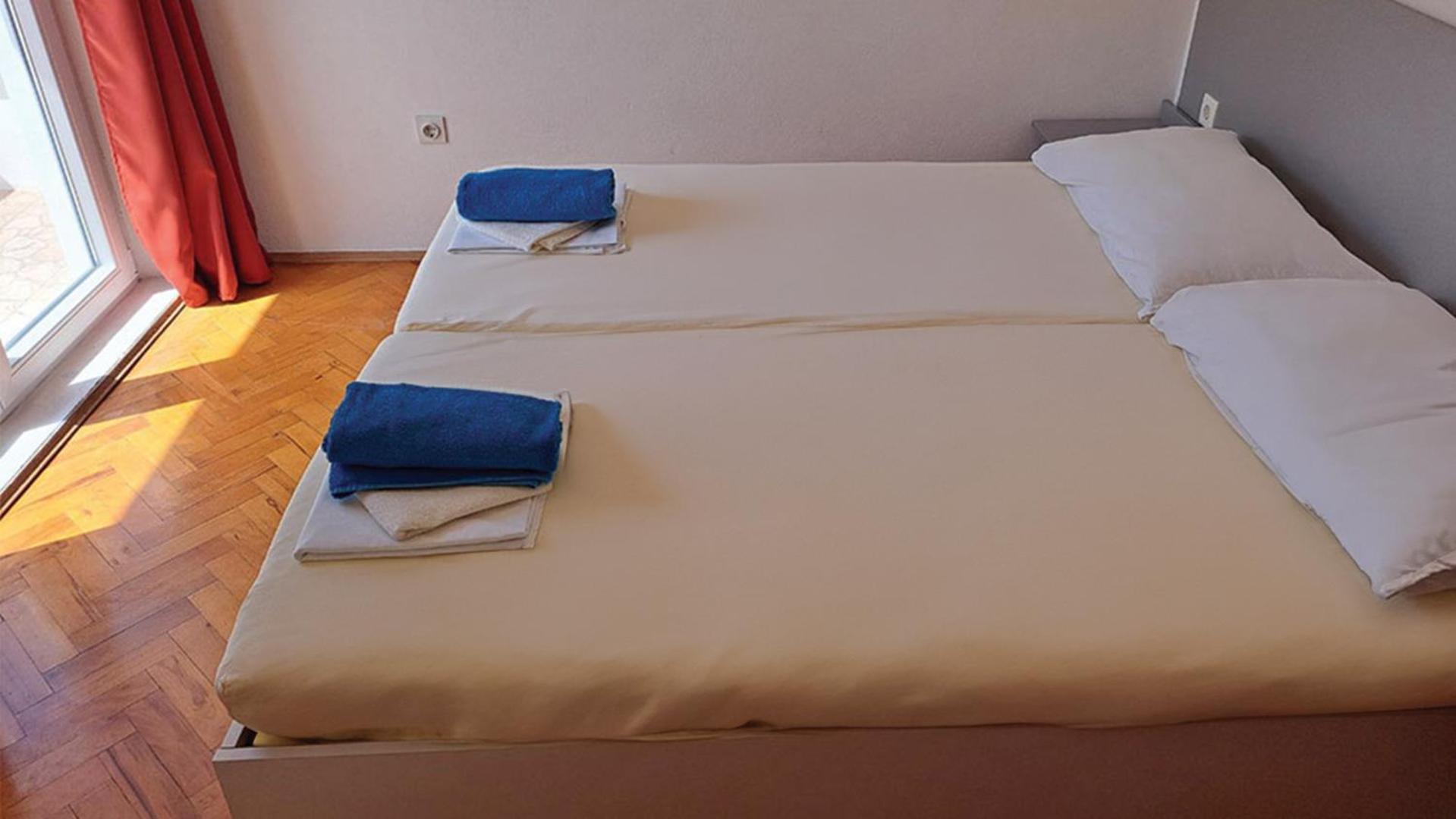 Pansion Palme Apartman Drvenik  Kültér fotó