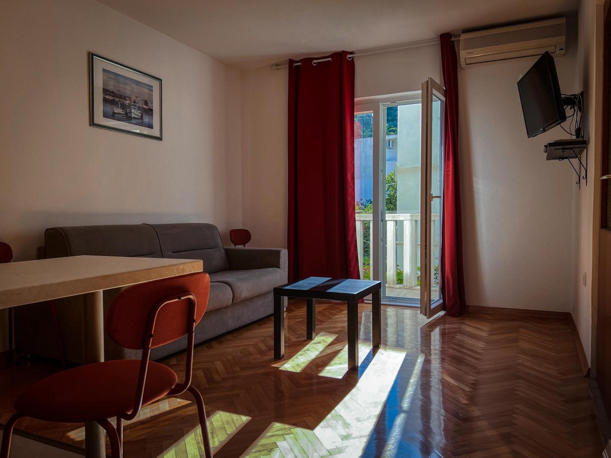 Pansion Palme Apartman Drvenik  Kültér fotó