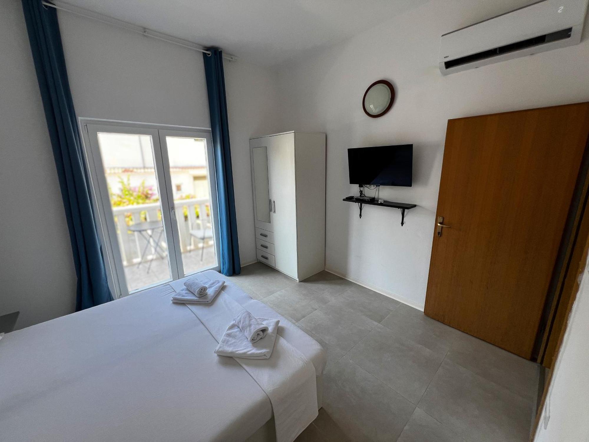Pansion Palme Apartman Drvenik  Kültér fotó