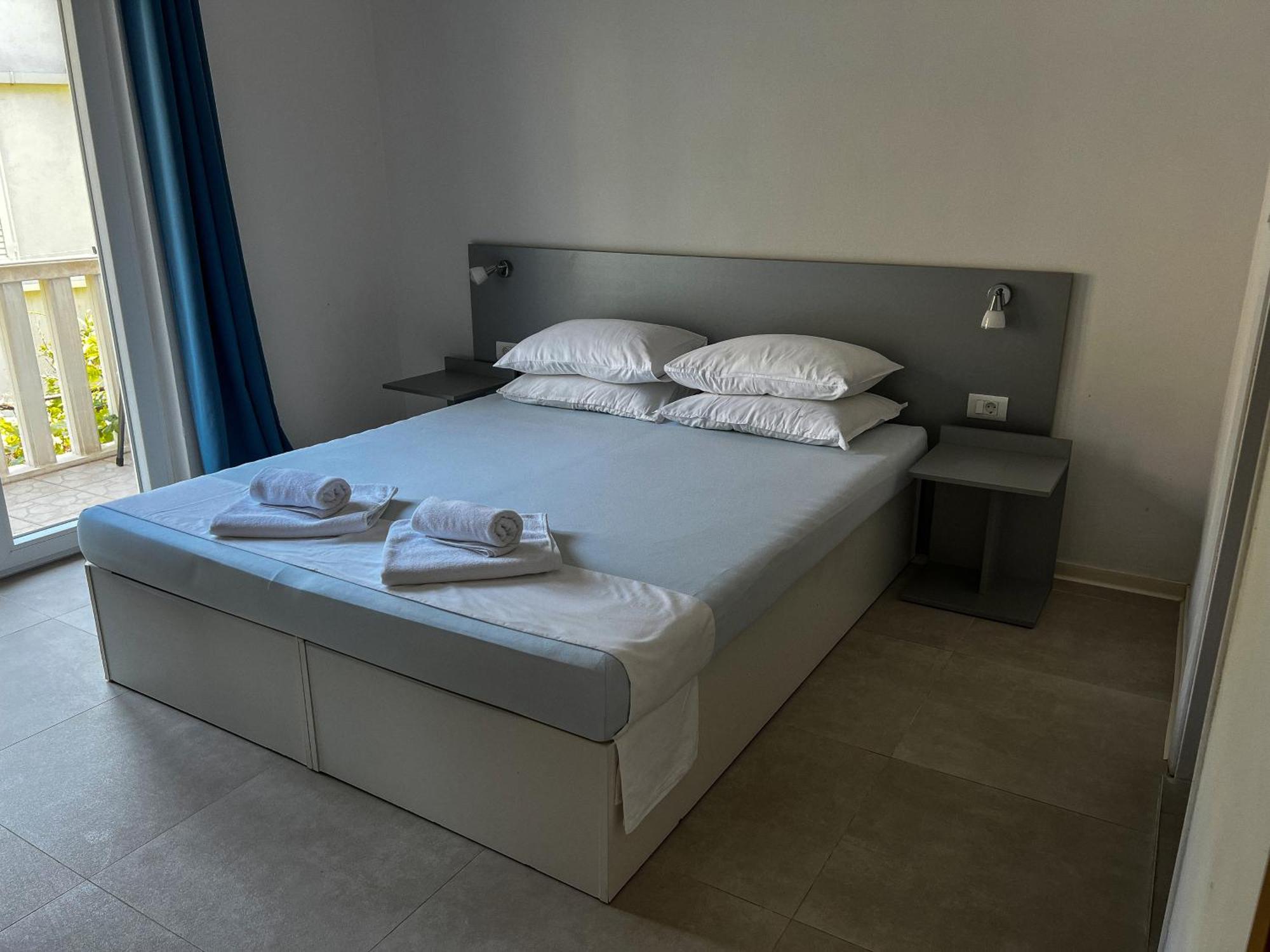 Pansion Palme Apartman Drvenik  Kültér fotó